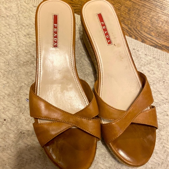 Prada slides - Picture 1 of 12